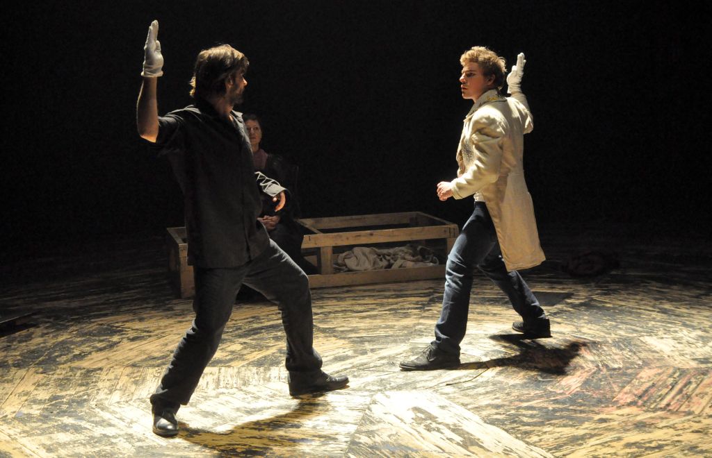 Rusznák András (Hamlet) és Simon Zoltán (Laertes)